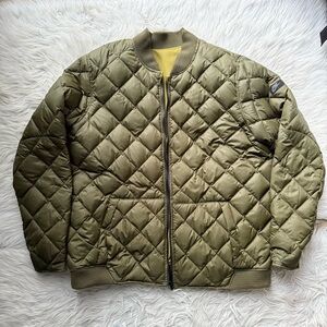 Nike Bomber Jacket Mens Green Reversible Down Filled Quilted Coat